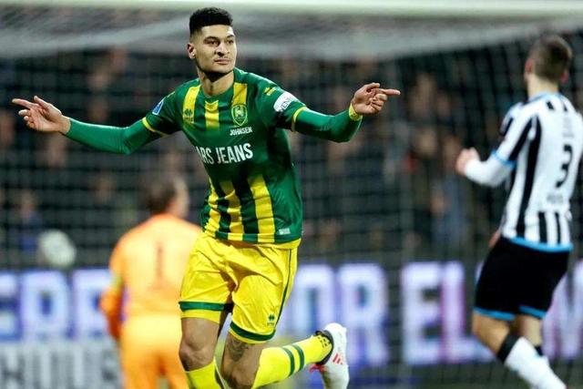 萨卡本赛季在英超送出10次助攻 五大联赛首位球员